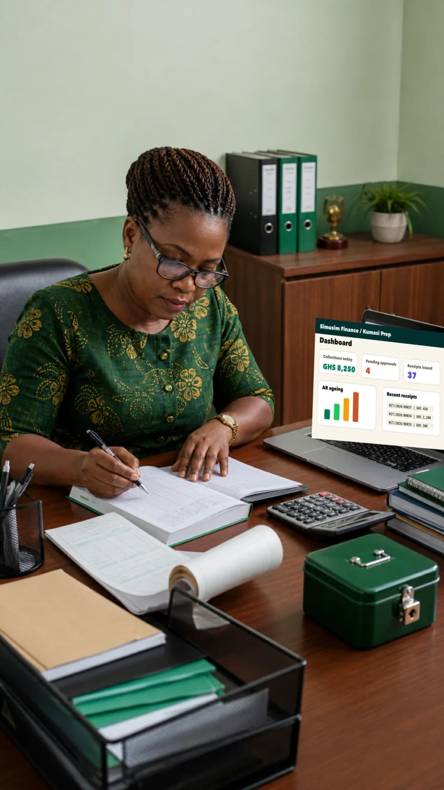 A bursar using the Simusim Finance dashboard